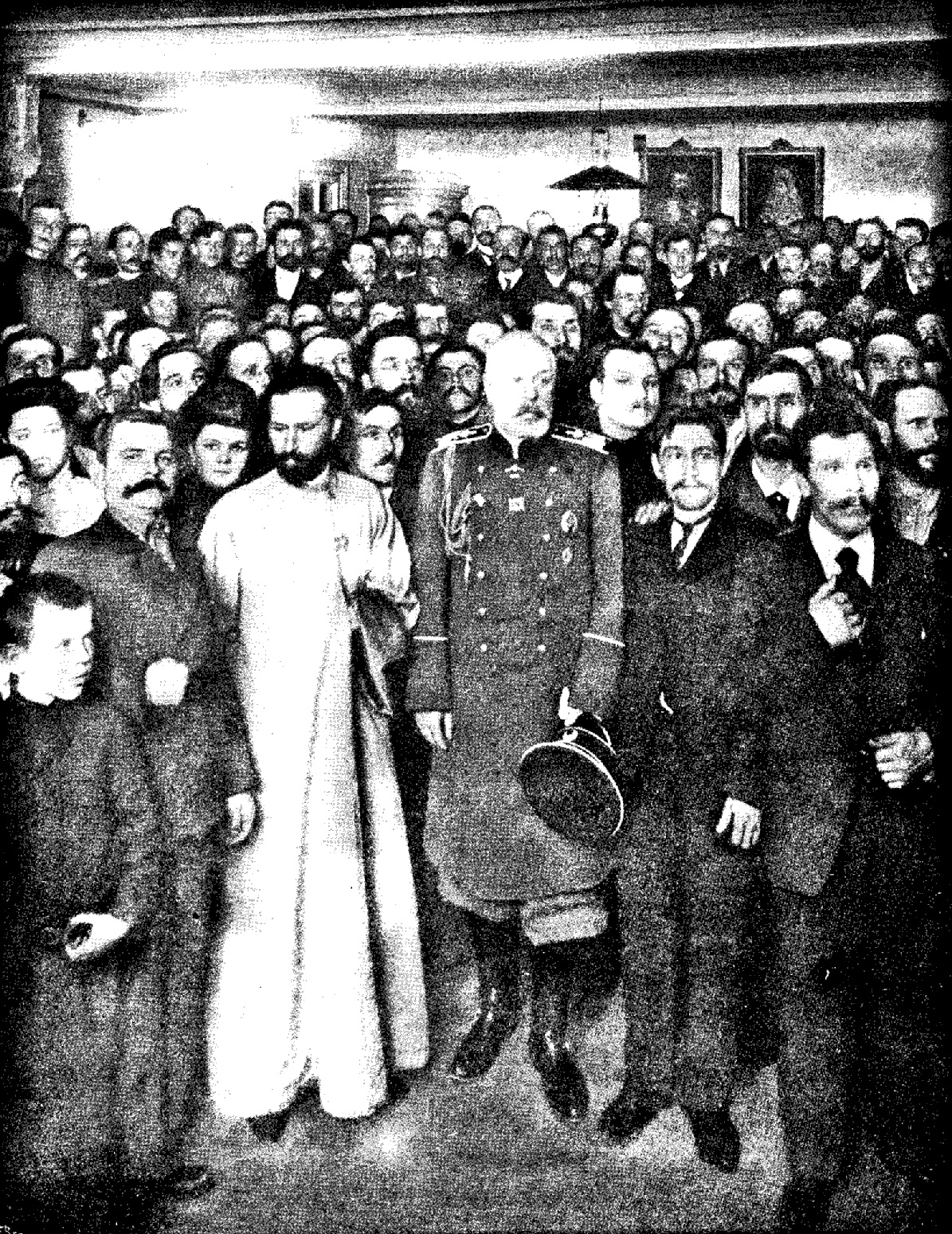 Gapon a policejn� prefekt petrohradsk� gener�l Foullon na d�lnick� sch�zi 9. ledna